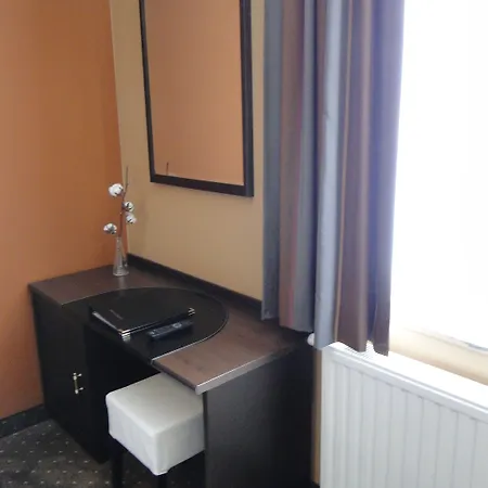 Malon Hotel 2*